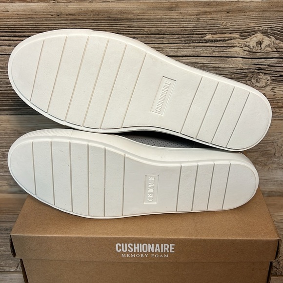 CUSHIONAIRE Women's Hart Hidden Wedge Sneaker in Grey New - Picture 7 of 8